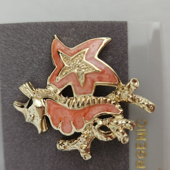 SEAHORSE Enamel & Goldtone 3Pc. Set of Necklace,  Brooch & Pierced Earrings - Picture 10 of 12